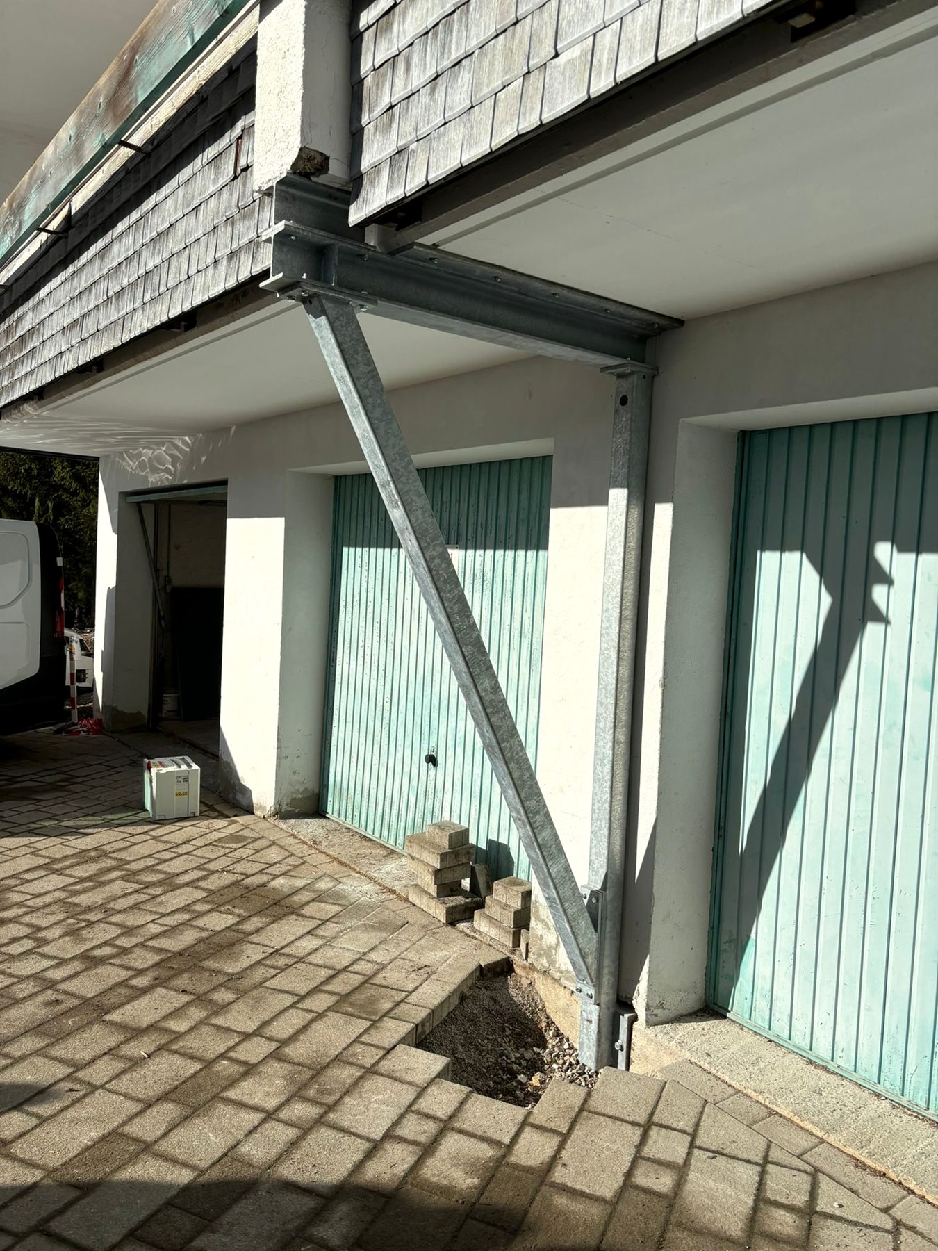 Balkonerweiterung mit verzinkter Stahlunterkonstruktion