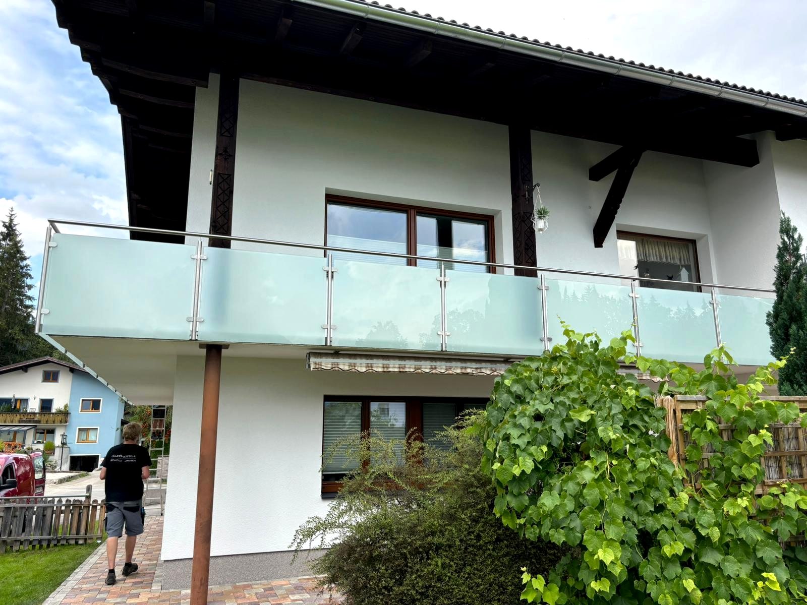 Edelstahl-Balkongeländer mit Glasfüllung